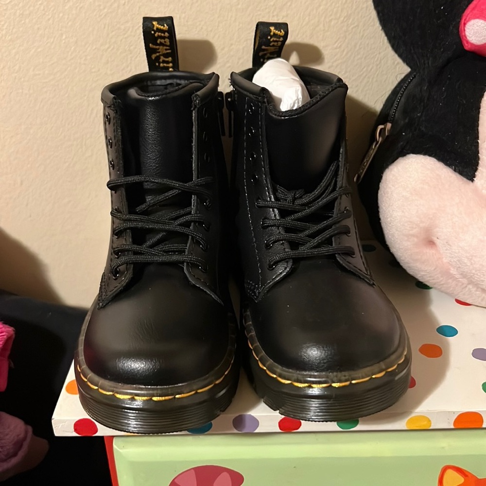 Never Worn Dr. Martens boot (black)